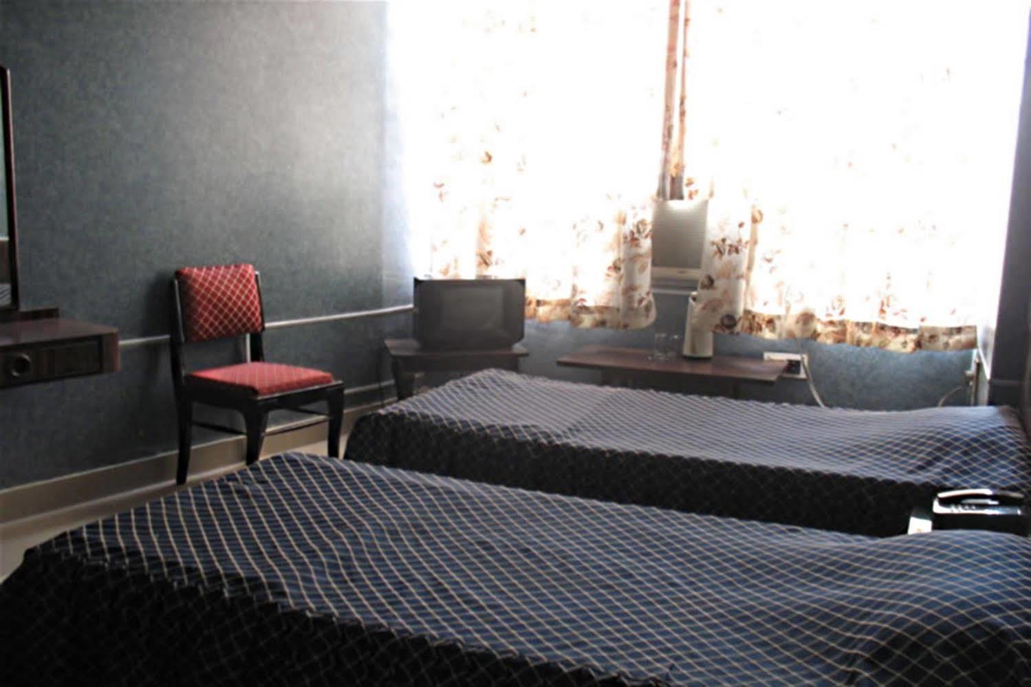 Gaurav Hotell Kanpur Exteriör bild